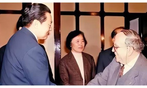 例假推迟半个月正常吗-例假推迟一个月的原因网 - 网站提供例假推迟几天能测出来怀孕小常识、例假推迟7天了还没来什么原因